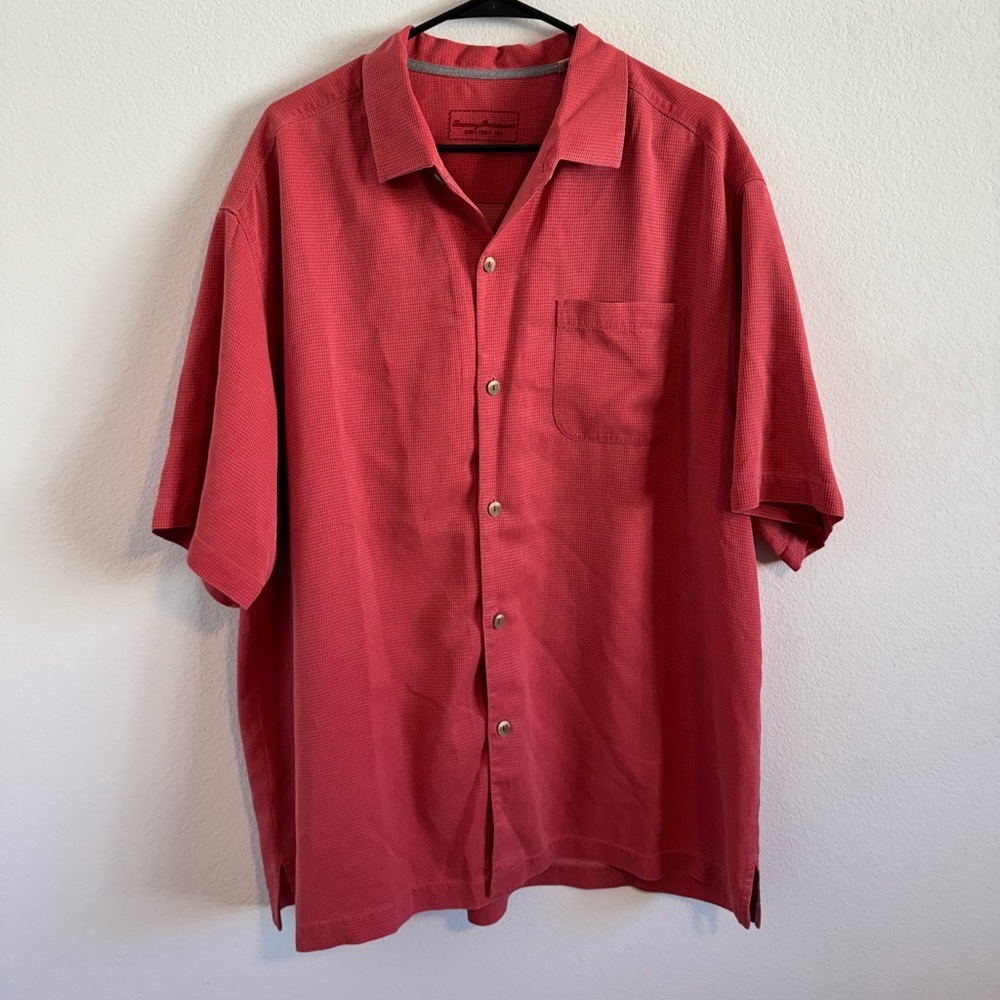 Tommy‎ Bahama Men’s Red Silk Button Up Shirt Size XL
